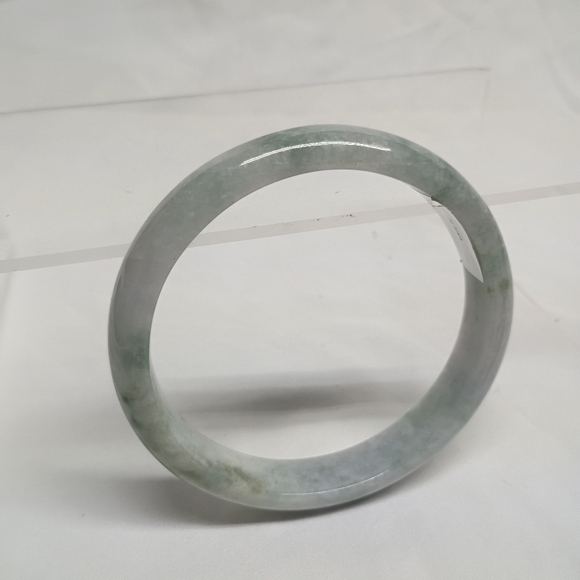 Jadeite Bangle - Picture 2 of 6